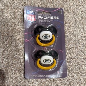 Brand New NFL Green Bay Orthodontic 2 Pack Pacifiers